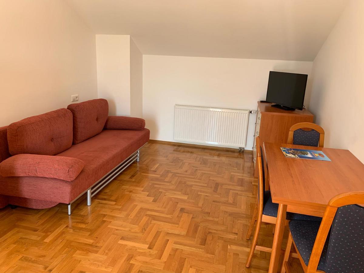 Apartments Dumancic Biograd Na Moru Ngoại thất bức ảnh